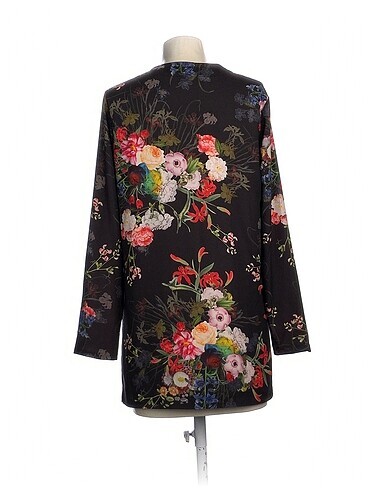 m Beden PreLoved Hırka %70 İndirimli.