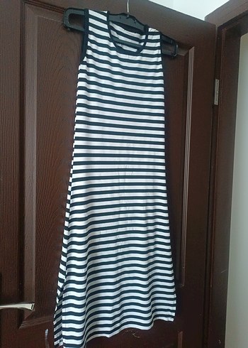 Gri Beyaz Çizgili Uzun Kolsuz Elbise - Görsel 2