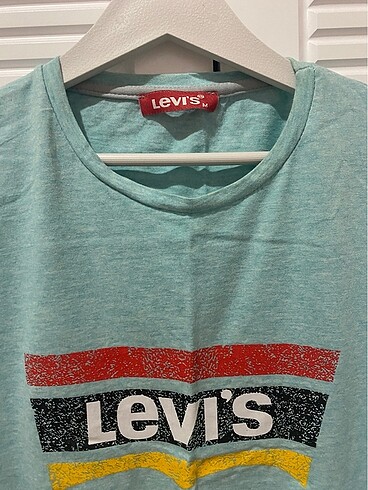 Levis tişört