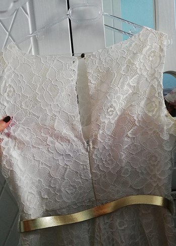 38 Beden Dantel İşlemeli güpürlü kısa beyaz elbise