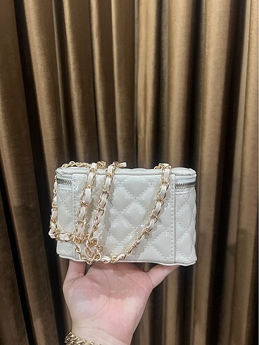 Chanel Kutu model