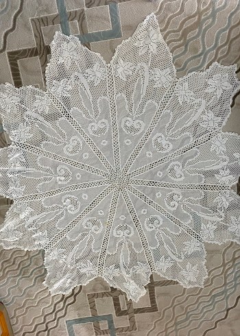  Bohem Tarzda El Örgüsü Yuvarlak Dantel Örtü