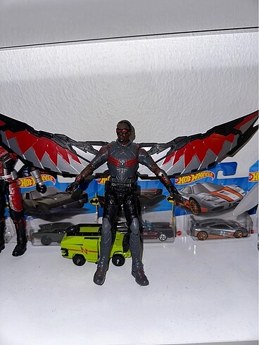  MARVEL LEGENDS FALCON