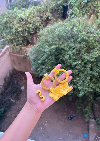 Sarı yazlık 3lü küpe
