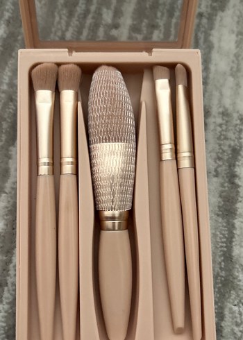 Bej Makyaj Fırçası Seti Gri Detaylı - Görsel 3
