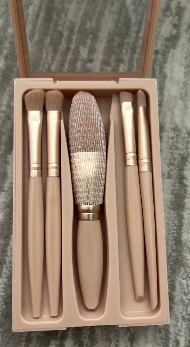 Bej Makyaj Fırçası Seti Gri Detaylı - Görsel 3