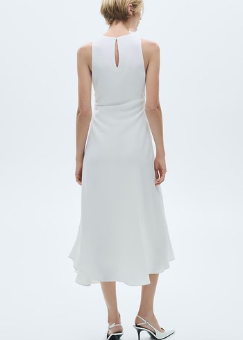 Beyaz Drapeli Uzun Kolsuz Elbise - Görsel 5