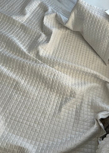 Beyaz Düz Yatak Örtüsü ve 2 adet yastık kılıfı - Görsel 2