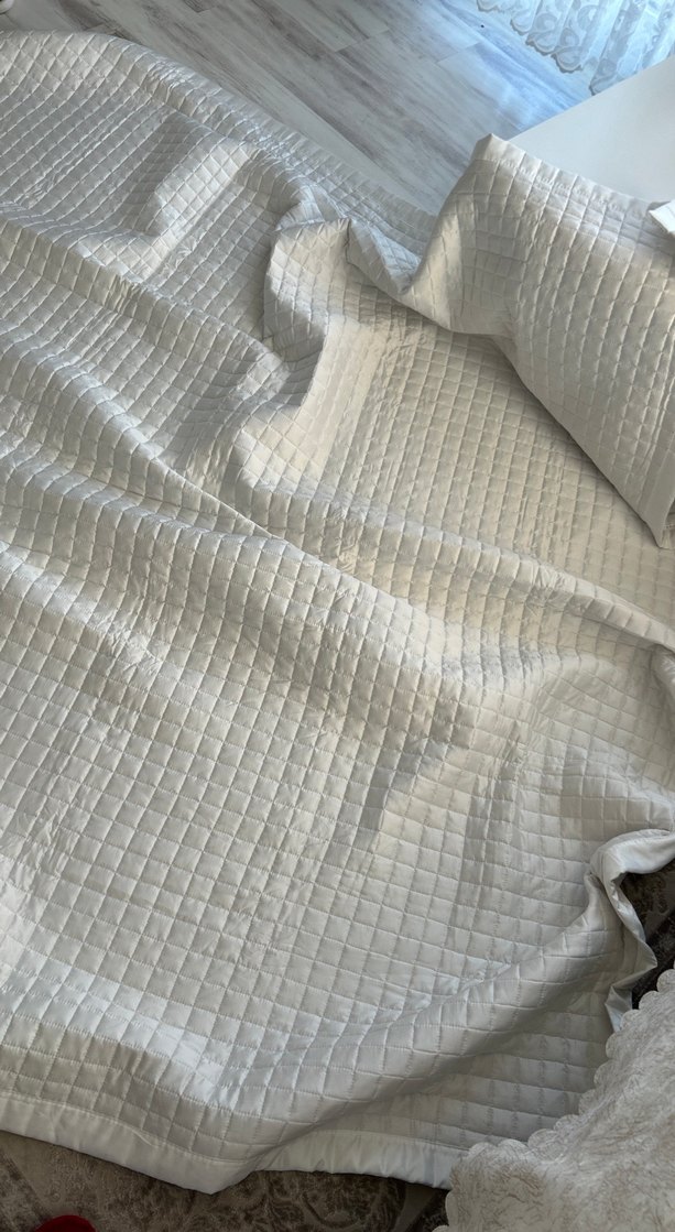 Beyaz Düz Yatak Örtüsü ve 2 adet yastık kılıfı - Görsel 2