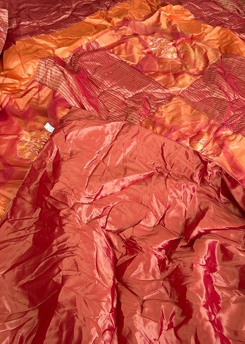 Parlak Kırmızı Yatak Örtüsü - Görsel 6