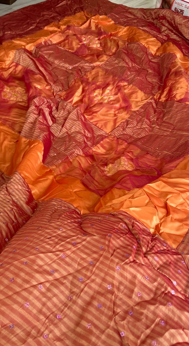 Parlak Kırmızı Yatak Örtüsü - Görsel 2