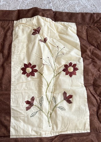 Bordo İşlemeli Yatak Örtüsü - Görsel 7