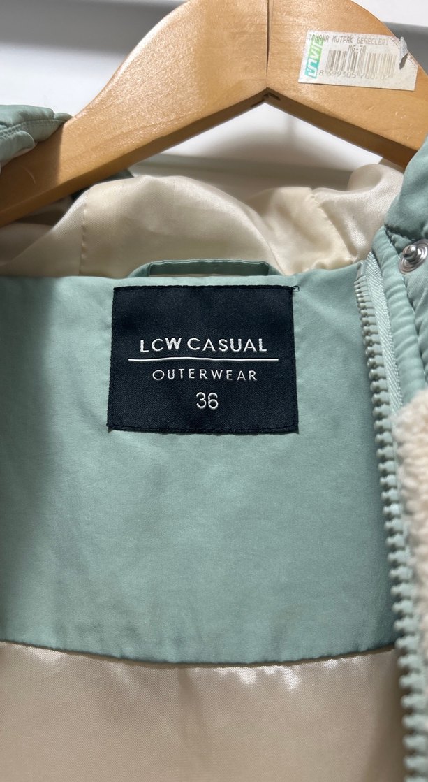 Kapüşonlu Kısa Kadın Mont - - Görsel 5