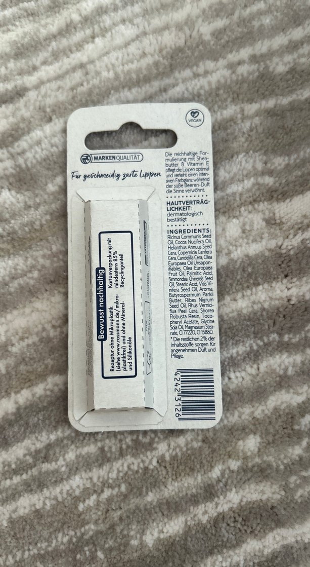 ISANA Berry Love Dudak Bakım Stick - Görsel 2