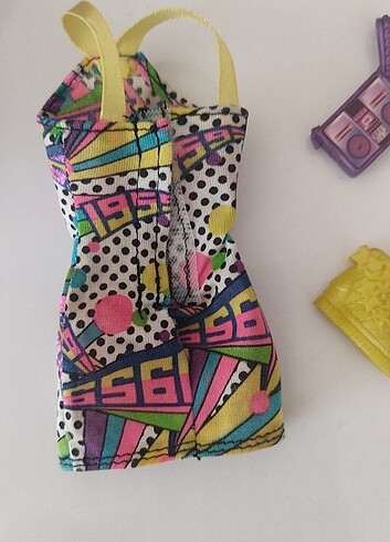 Barbie elbise ve aksesuarları