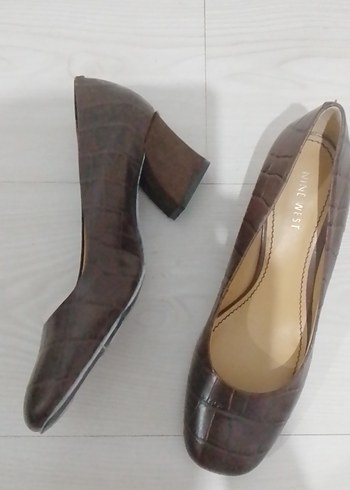 Kahverengi Deri Kadın Klasik Topuklu Ayakkabı - Görsel 3