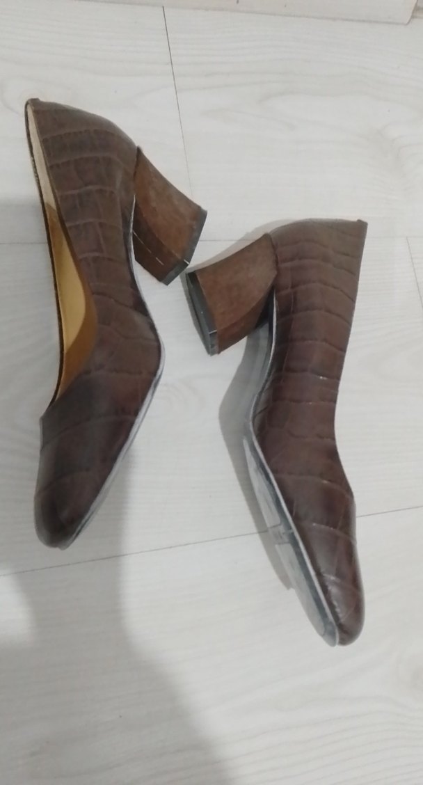 Kahverengi Deri Kadın Klasik Topuklu Ayakkabı - Görsel 4