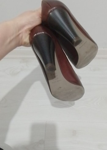 Kahverengi Deri Tokalı Klasik Topuklu Ayakkabı - Görsel 8