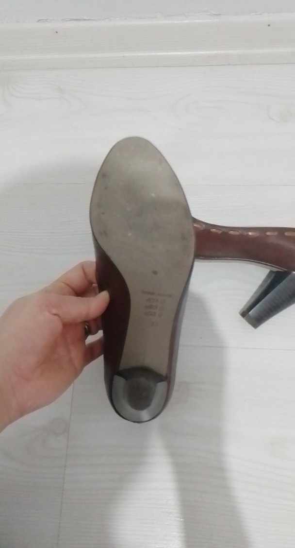 Kahverengi Deri Tokalı Klasik Topuklu Ayakkabı - Görsel 5