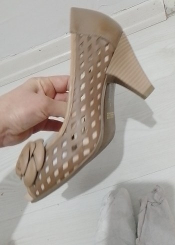 Bej Dolgu Topuklu Kadın Abiye Ayakkabı - Görsel 3