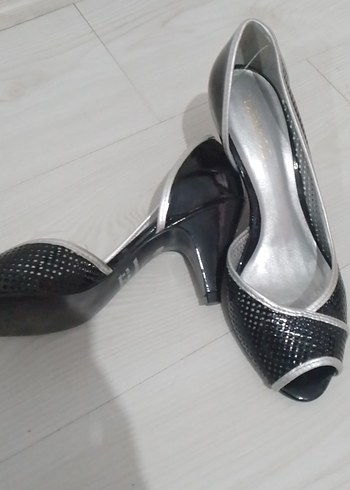 Gri Puanlı Siyah Stiletto Kadın Ayakkabı - Görsel 3