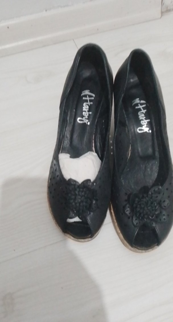 Siyah Dantel Detaylı Dolgu Topuklu Kadın Ayakkabı - Görsel 2