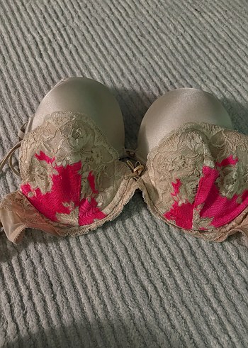 Victoria s Secret 34