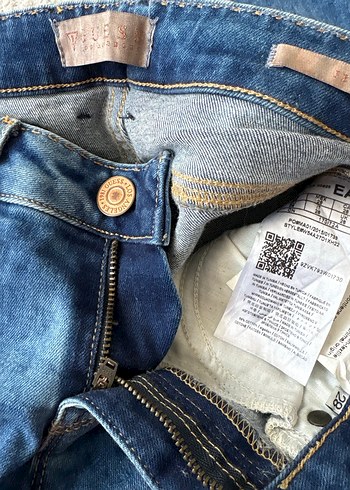 Mavi Nakışlı Fermuarlı Kadın Denim Pantolon orijinal guess - Görsel 3