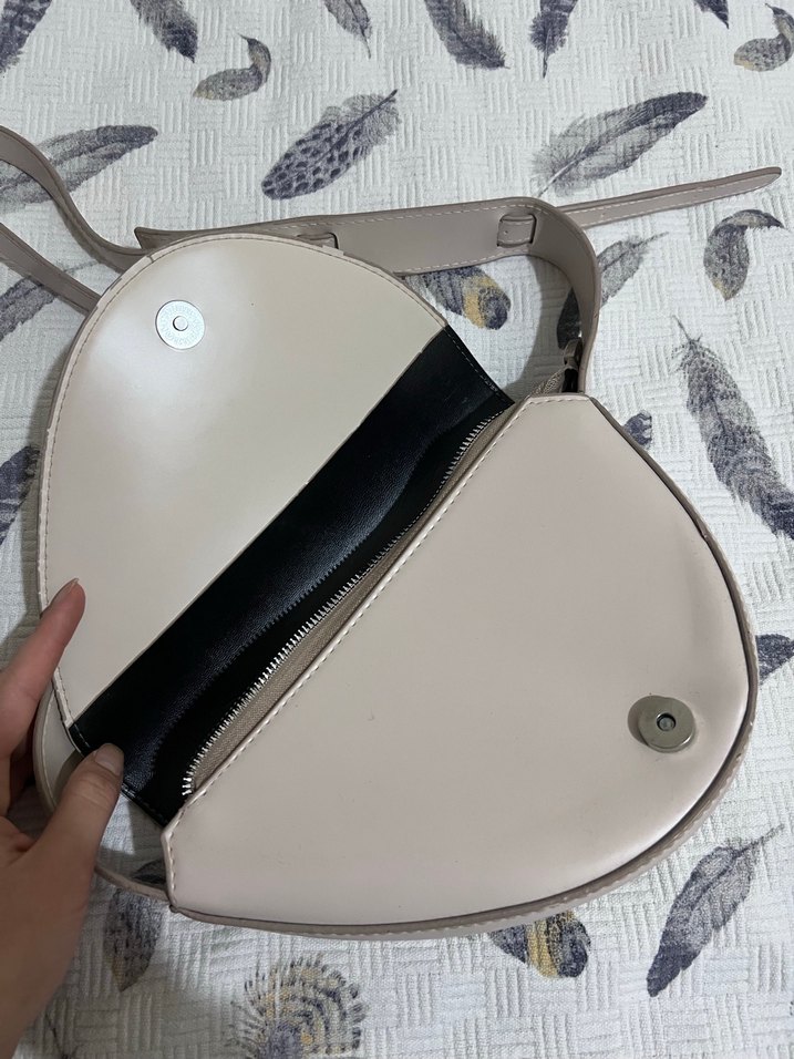 Bej Kemerli Kadın Çanta - Görsel 3