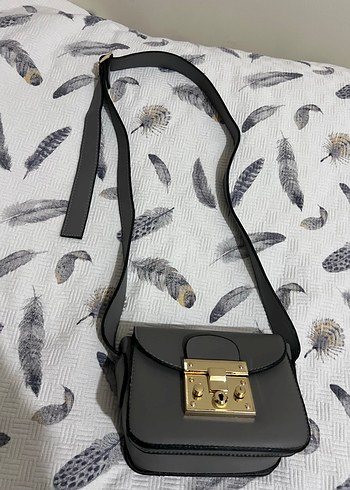 Gri Deri Kadın Çanta - Klasik ve Şık - Görsel 3