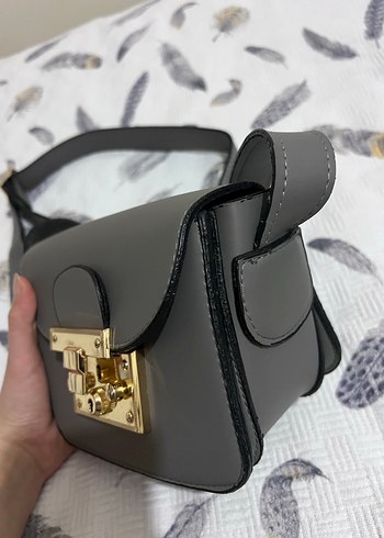 Gri Deri Kadın Çanta - Klasik ve Şık - Görsel 4