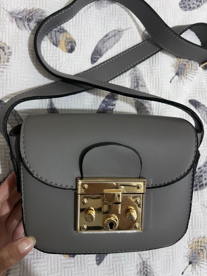 Gri Deri Kadın Çanta - Klasik ve Şık - Görsel 2