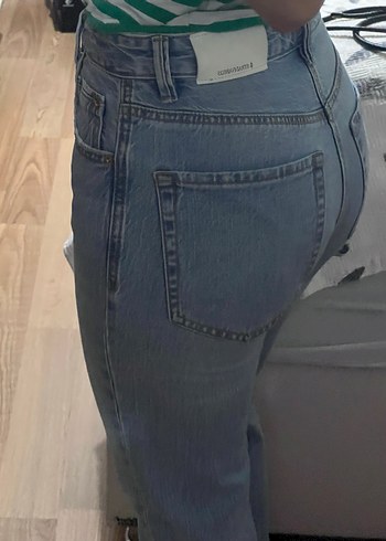 Mavi renk jean d98 Stradivarius 34 beden - Görsel 4