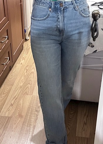 Mavi renk jean d98 Stradivarius 34 beden - Görsel 3