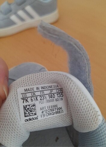 22 Beden mavi Renk Adidas orjinal