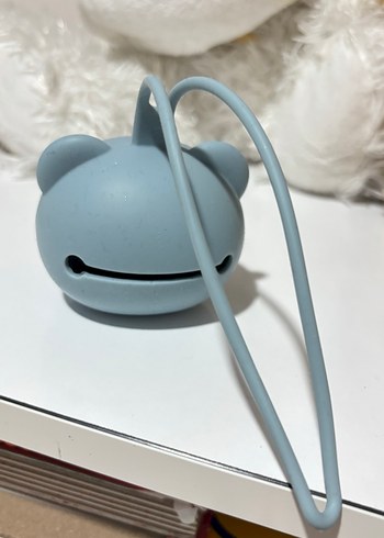 Silikon emzik kutusu askılıMavi Silikon Kedi Aksesuarı - Görsel 2