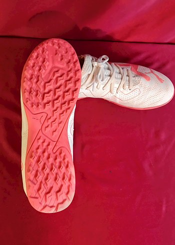37 Beden PUMA Beyaz cocuk Futbol Ayakkabısı Velcro Detaylı