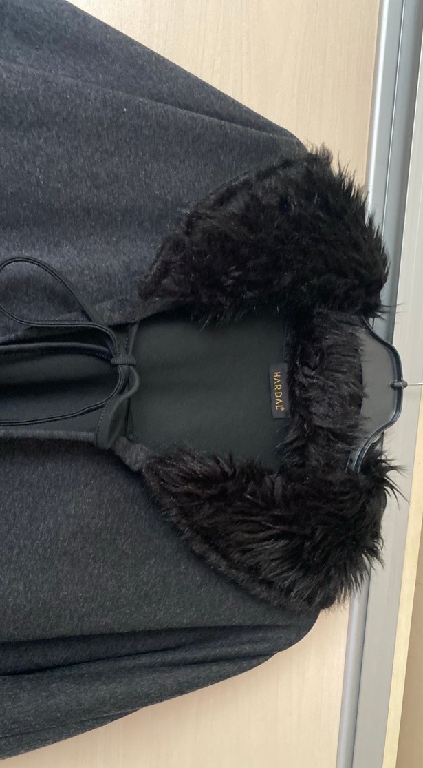 Gri Kürklü Kadın Midi Pelerin - Görsel 3