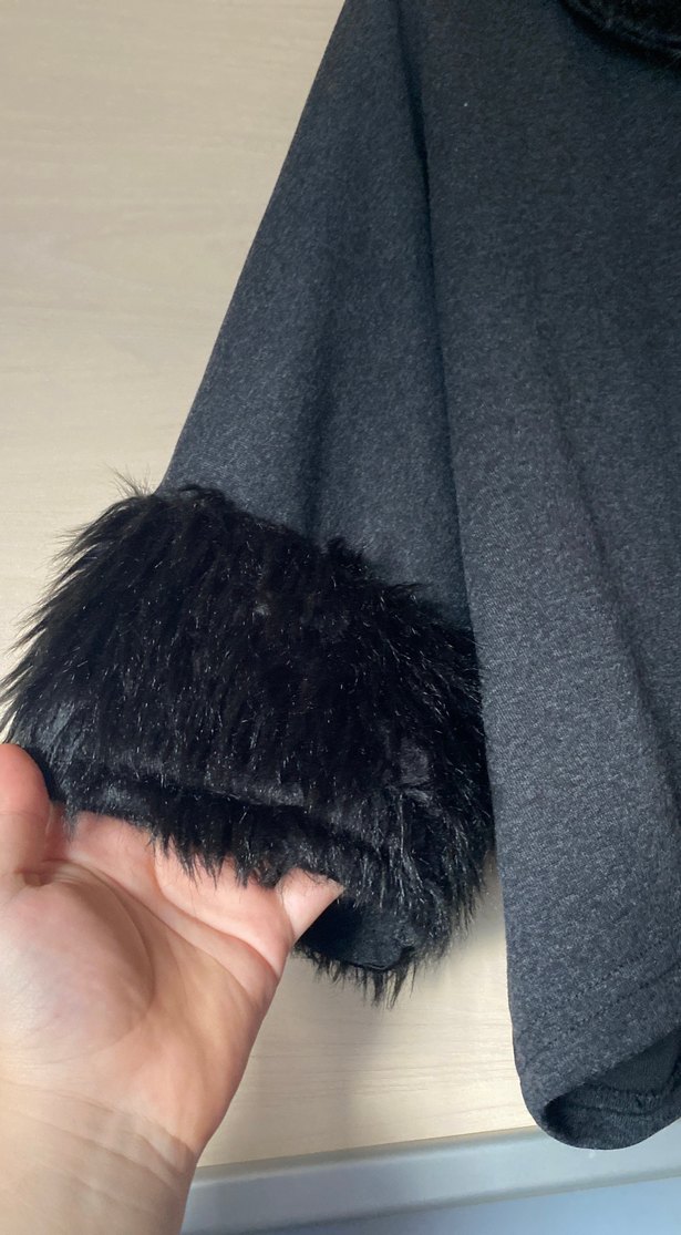 Gri Kürklü Kadın Midi Pelerin - Görsel 2