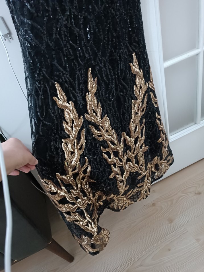 Siyah Nakışlı Dantel Detaylı Uzun Abiye Elbise - Görsel 3