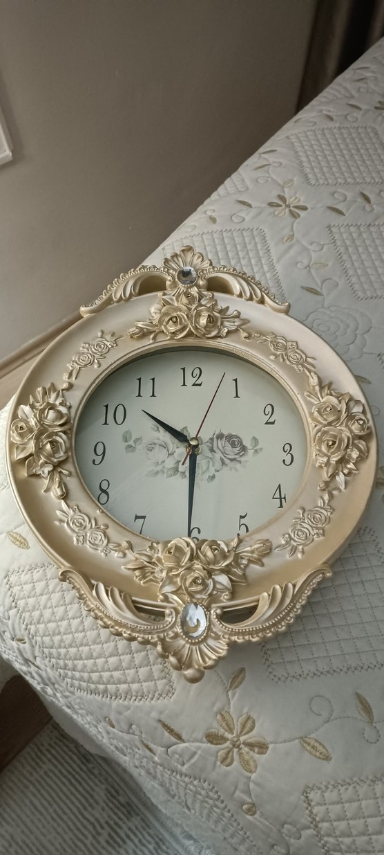 Çiçek Detaylı Beyaz Duvar Saati - Görsel 2