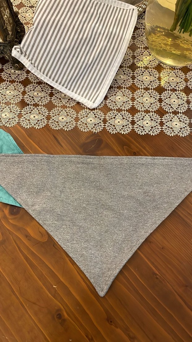 Desenli Gri ve Kahverengi Bebek Mama Önlüğü - Görsel 4