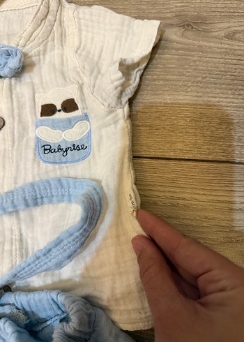 Müslin gömlekli papyonlu takım - Görsel 3