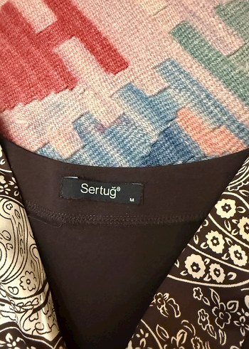 Kahverengi V Yaka Desenli Kadın Bluz - Görsel 2