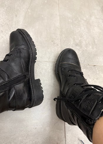 Tokalı Siyah Deri Punk Tarzı Kadın Bot - Görsel 8