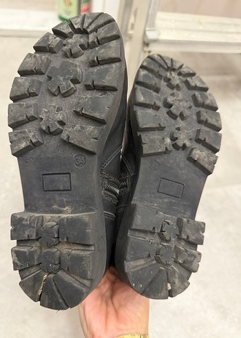 Siyah Deri Tokalı Blok Topuklu Botlar - Görsel 5