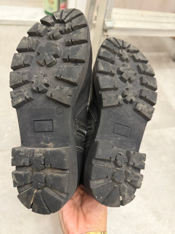 Siyah Deri Tokalı Blok Topuklu Botlar - Görsel 5