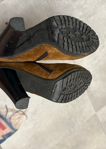 Kahverengi Süet Tokalı Kadın Bot - Görsel 4