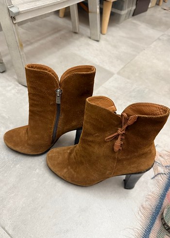 Kahverengi Süet Tokalı Kadın Bot - Görsel 5