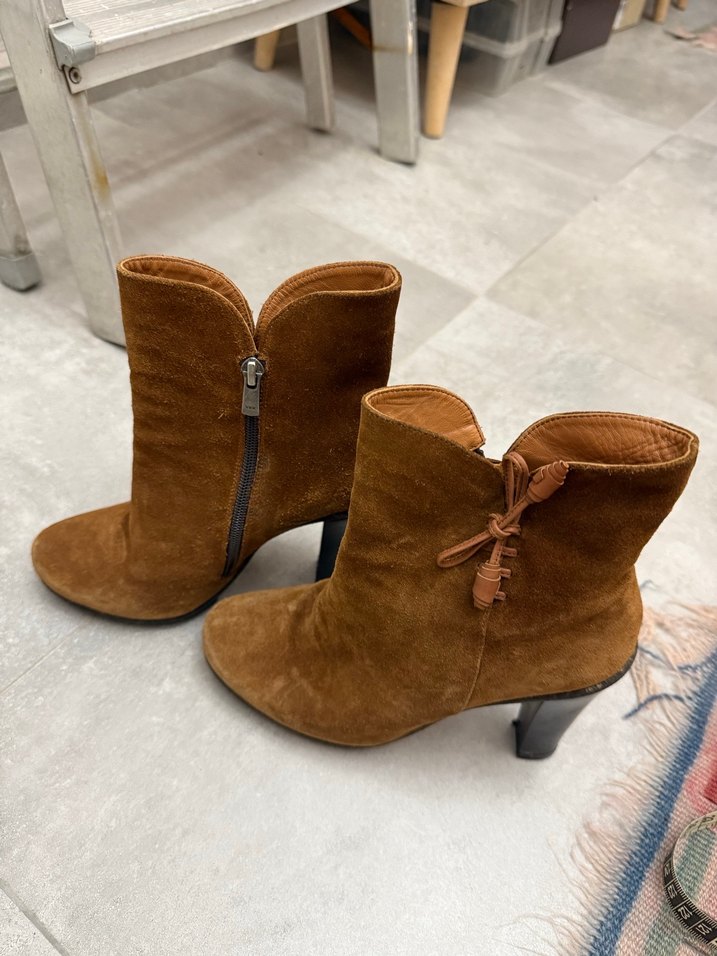 Kahverengi Süet Tokalı Kadın Bot - Görsel 5
